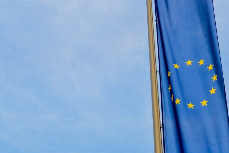 Pytania prejudycjalne Sądu Okręgowego w Warszawie, czyli początek biegu terminu przedawnienia roszczeń banków oraz naliczanie odsetek za opóźnienie w przypadku zgłoszenia przez bank zarzutu zatrzymania